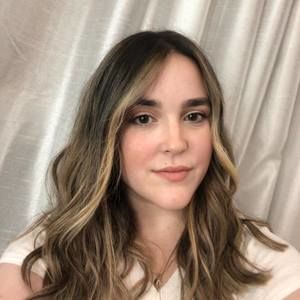 Meet your Posher, Dayana